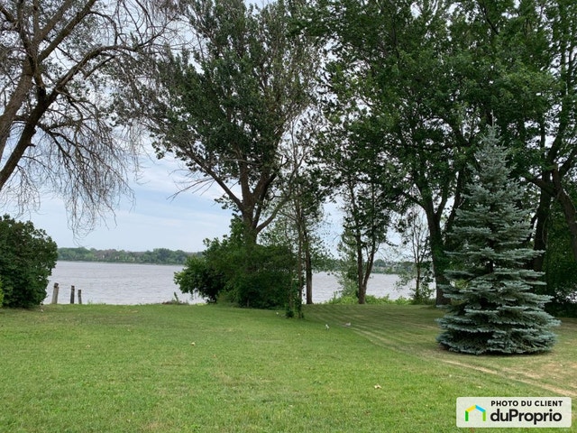$950,000 - 2 Storey for sale in St-Francois — photo 1
