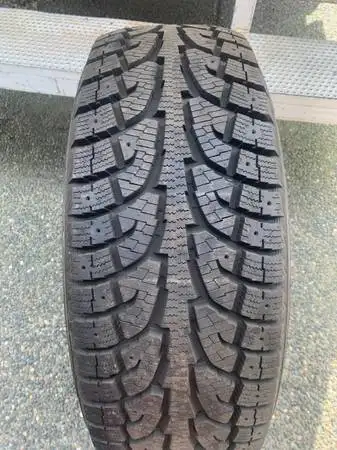 a single brand new never used Winter tire (1 TIRE ONLY) size 265 65 17 265/65/17 112T M S Hankook Ip...