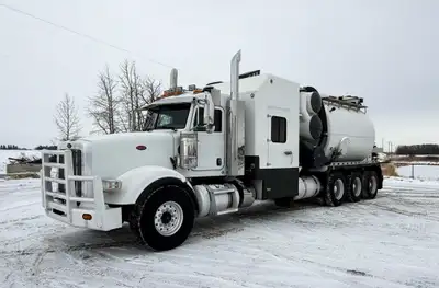 2015 Peterbilt 367 8x6 Non coded Hydrovac Comes with a Cummins ISX15 diesel engine, 550 hp, 278605 k...