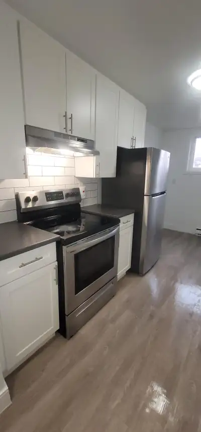2 Bedroom 1 Bathroom Apartment Living in the complex provides several advantages due to its proximit...