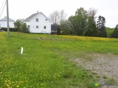 Terrain commercial 200 105 pi. Endroit tranquille. Près des services. --- Automatic translation Comm...