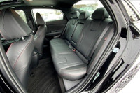 Bose Premium Audio W/8 Spkrs,leather Sport Seats,18 Inch Alloy Wheels,strg Whl Mounted Paddle Shiftr... (image 9)