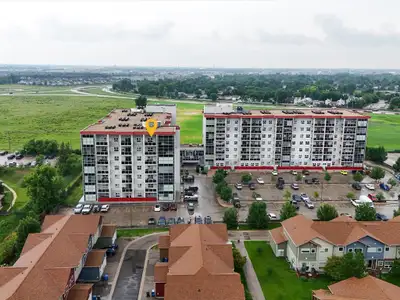 1S//Winnipeg/SS NOW! Offers presented July 13th. Experience the pinnacle of convenience in this stun...