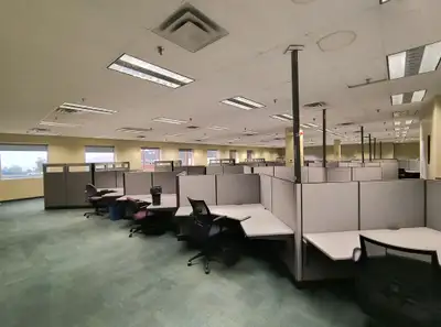 Locate your business in Place 400 with free parking! This 9,400 SF office suite is conveniently loca...