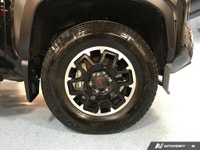 2025 Toyota Tacoma Hybrid TRD Off-Road Only 5,852 KM | Like New & Fully Reconditioned Available Now... (image 5)