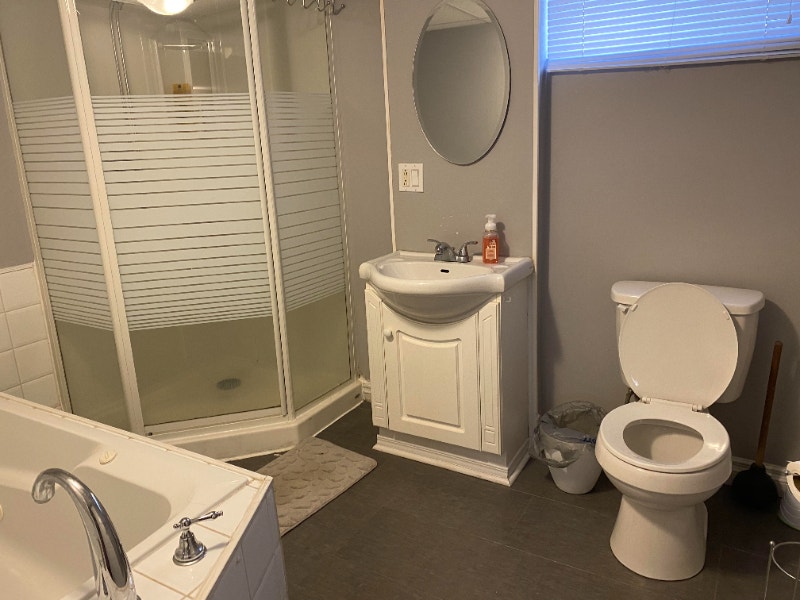 Furnished room Burlington Room Rentals & Roommates Oakville