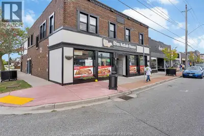A golden opportunity to lease a turnkey restaurant or coffee shop space in a prime location! Prime c...