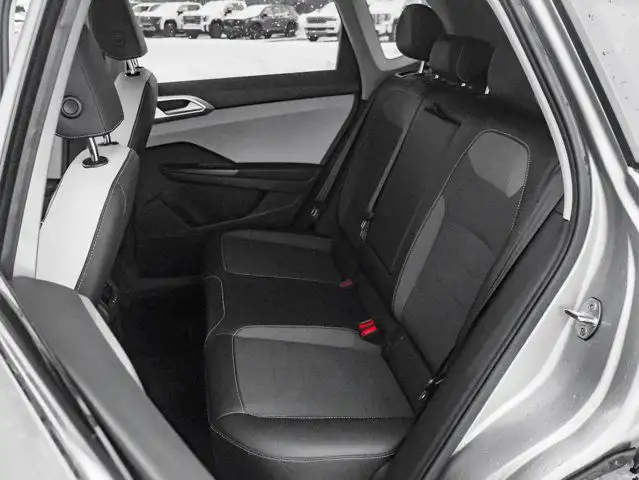 2025 Volkswagen Taos Comfortline 1.5T 4MOTION in Cars & Trucks in Strathcona County - Image 31