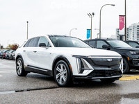 All purchasers receive a CarHub Rewards Card for $1000 towards service! Rear Wheel Drive,Keyless Sta... (image 4)