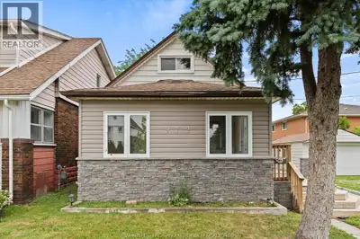 972 Wellington presents a fully renovated, turnkey duplex offering a great opportunity for investors...
