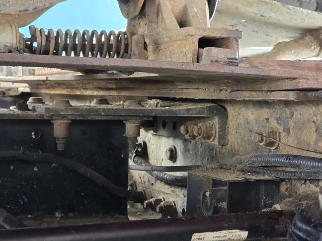 2012 PETERBILT 388 in Heavy Trucks in Saskatoon - Image 38