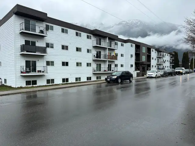 Fairview Apartment For Rent | Nelson Lakeview Apartments634369718773771212