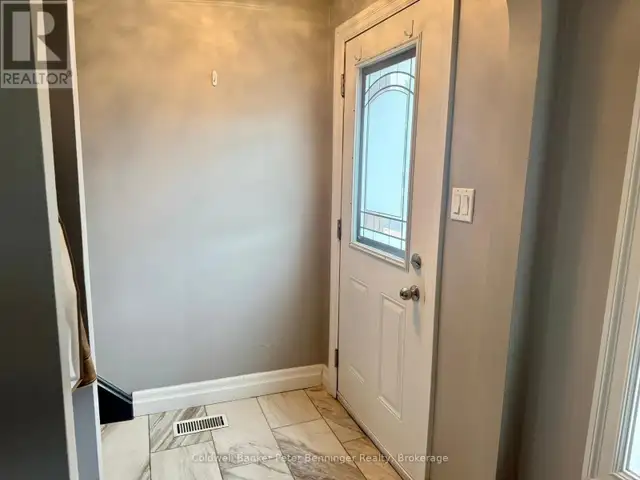 582 9TH STREET Hanover, Ontario in Houses for Sale in Owen Sound - Image 3