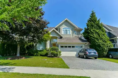 Welcome Rosemary Heights community. The one bedroom basement suite in 1050 sq ft contains spacious l...