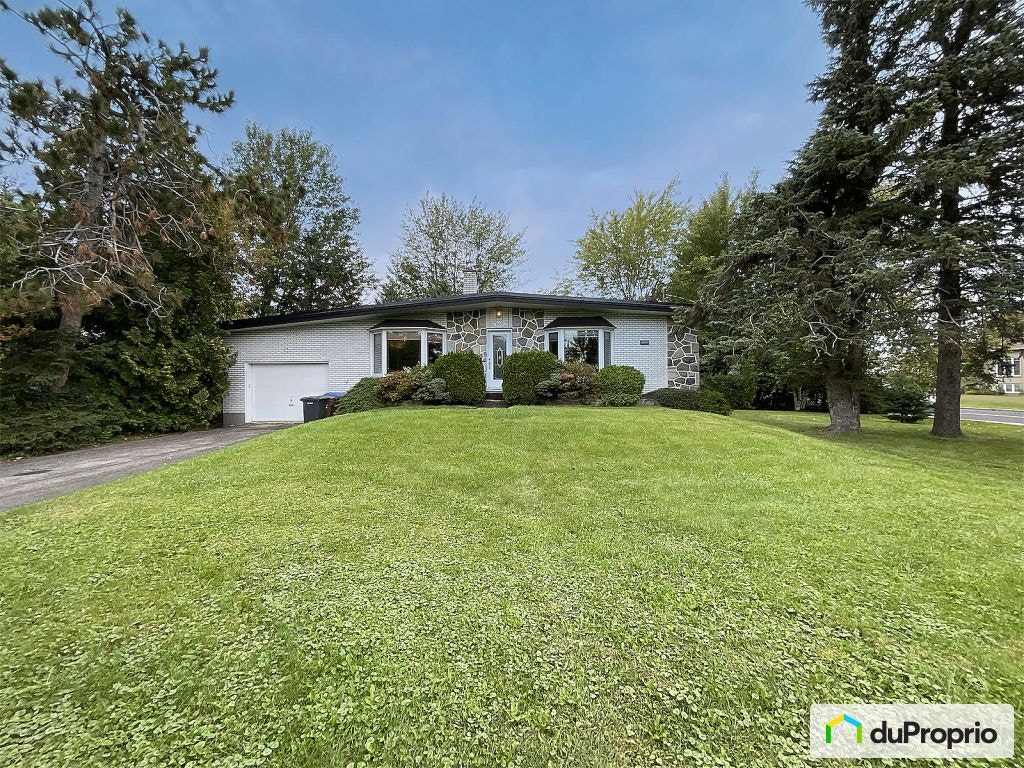 $800,000 - Bungalow for sale in Beloeil — photo 1