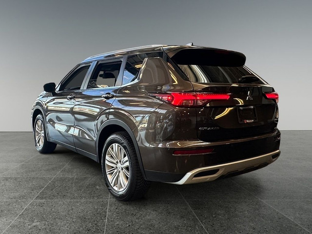 2024 Mitsubishi Outlander SE S-AWC / NO ACCIDENTS / 7 PASSENGER  in Cars & Trucks in Calgary - Image 4