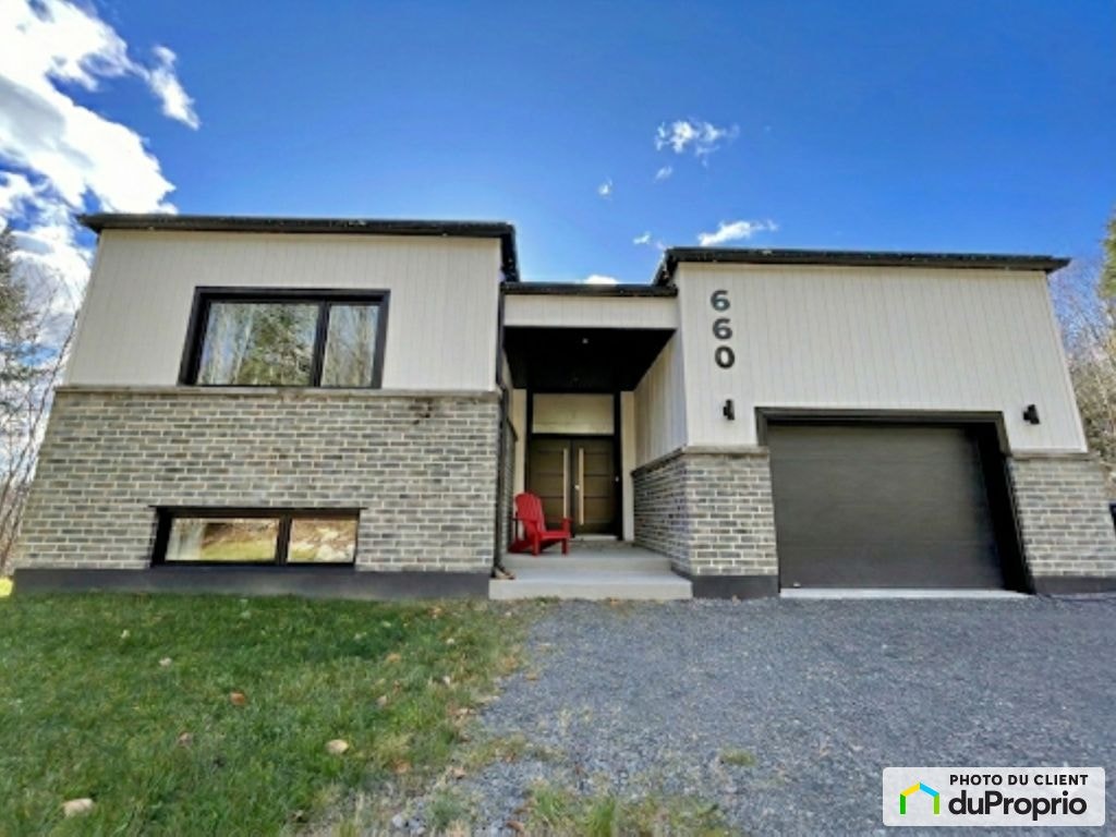 $970,000 - 2 Storey for sale in Ste-Adele — photo 1