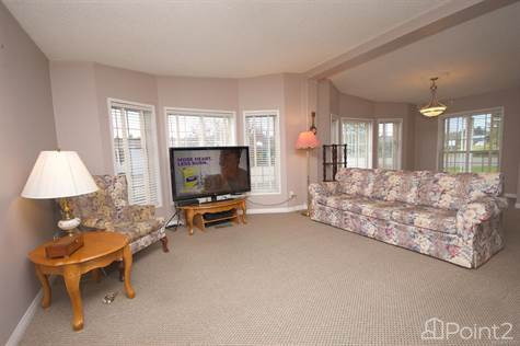 450 Stanford Ave in Houses for Sale in Parksville / Qualicum Beach - Image 3