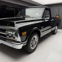 Check out this 1972 GMC 1500 Custom. This shortbox, standard cab is an absolute beauty! This truck h... (image 1)