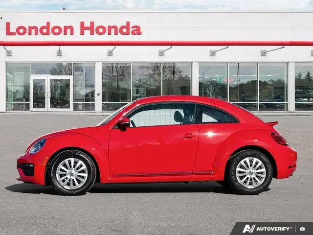 2017 Volkswagen Beetle Coupe Trendline | One Owner | Clean in Cars & Trucks in London - Image 3