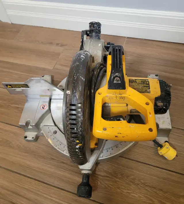 Miter saw 150$ in Other in Ottawa - Image 2