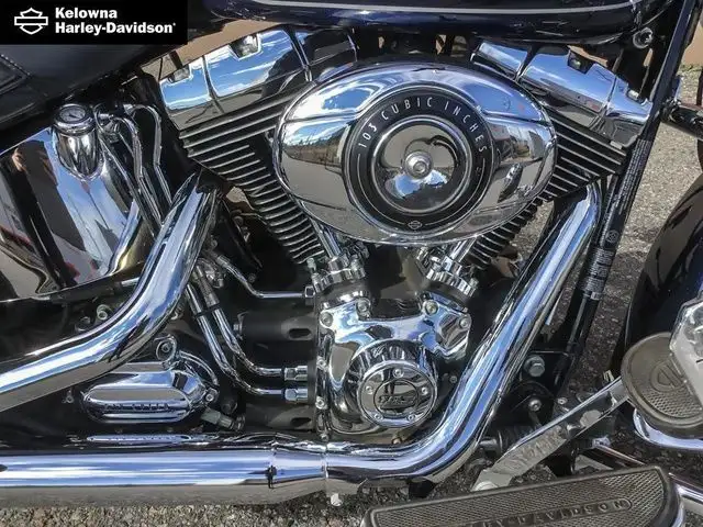 2013 Harley-Davidson FLSTC - Heritage Softail Classic in Street, Cruisers & Choppers in Kelowna - Image 12