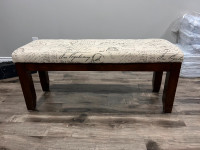 Tufted Wooden Bench - SOLID