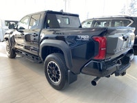 *Vehicle history form conveniently located in vehicle photos. AMVIC LICENSED DEALER ... Engine: Inte... (image 3)