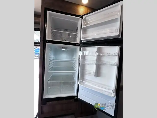 2021 Holiday Rambler Admiral 34J only 13 Milles in RVs & Motorhomes in Moncton - Image 36