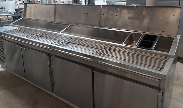 HUSSCO FOOD EQUIPMENT  USED Custom Made Refrigerated Pizza Table in Industrial Kitchen Supplies in Edmonton - Image 2