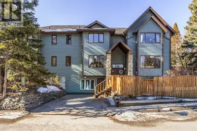 Welcome to this well-appointed half duplex, ideally located just minutes from downtown Banff.Offerin...