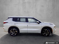 This Mitsubishi Outlander has a dependable Regular Unleaded I-4 2.5 L/152 engine powering this Varia... (image 6)