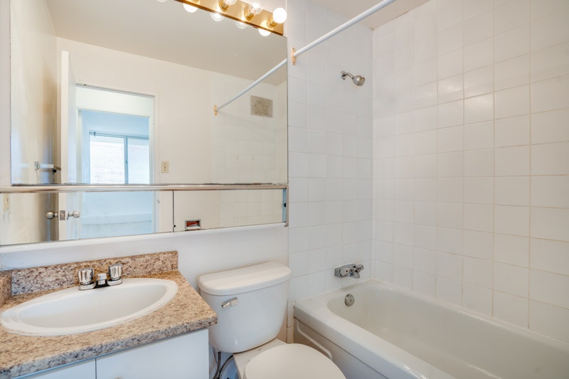 Centretown 1 bedrm $1549 -  $200 off the first month rent 4