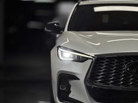 The 2023 INFINITI QX55 Essential is the popular mid-range trim for the luxury crossover coupe in Can... (image 4)