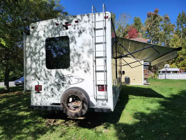 ENTEGRA ODYSSEY 2020 in Cars & Trucks in Granby - Image 6