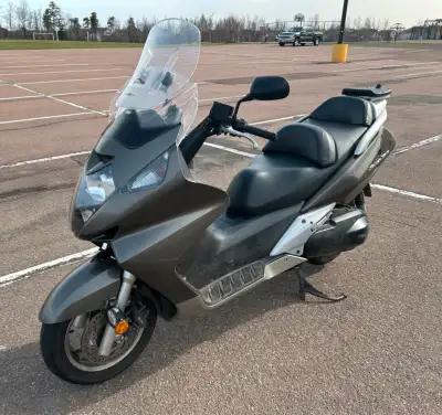 The king of scooters! This is the funnest way to get around on two wheels. 600cc scooter. Twist and...