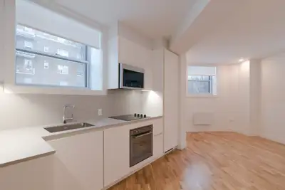 Renovated 1-bedroom for rent, July 1, CDN - ID 1698
