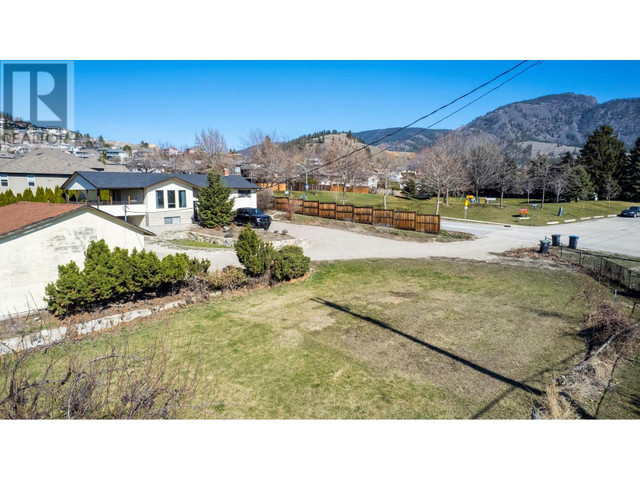 1584 Highway 33 E Kelowna, British Columbia in Houses for Sale in Penticton - Image 2