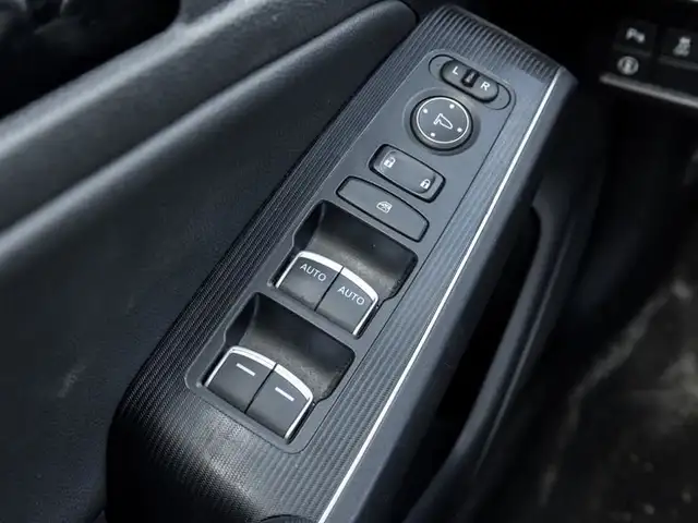 2022 Honda Civic Sedan Touring in Cars & Trucks in Oakville / Halton Region - Image 14