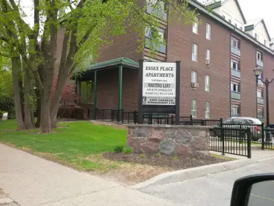 160 Essex Avenue, Richmond Hill 1-BEDROOM UNIT FOR RENT - high rise building near Bayview and Major...