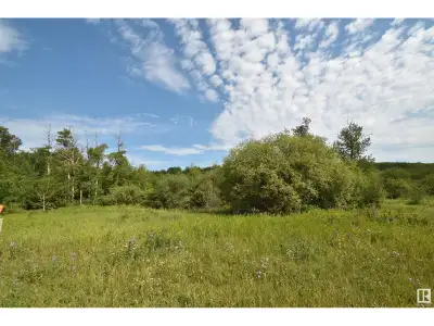 Unique Waterfront Property on the Shores of Wayetenaw Lake Discover a rare and exceptional opportuni...