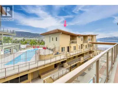 Welcome to Lakeview Terraces. This 2-bedroom plus den loft unit features stunning lake views and off...