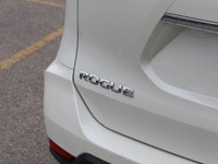2017 Nissan Rogue SL AWD Comfortable, refined, and packed with premium features, this 2017 Nissan Ro... (image 8)