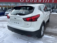 HEATED SEATS, SUNROOF, BLUEOOTH, BACK UP CAMERA, REMOTE START, HEATED STEERING WHEEL & BLIND SPOT MO... (image 6)