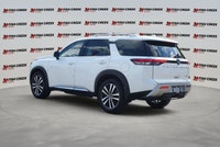 Embark on your next adventure with the 2025 Nissan Pathfinder Platinum, a sophisticated sport utilit... (image 2)
