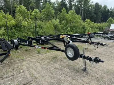 2V9VBBBA3PD030351 POUR BATAEAU À SHAFT! Guides de côtés (Sur la remorque), Roue de secours. Vehicle...
