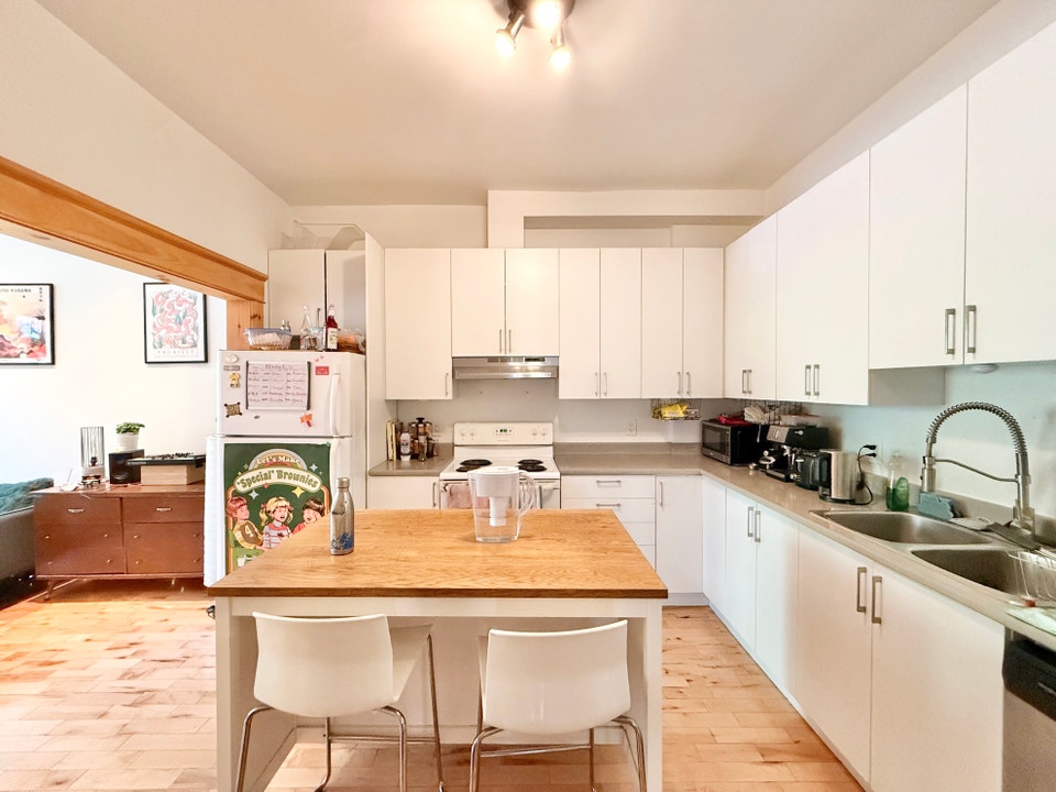 9 et demi - Plateau Mont-Royal - Électros, AC - Dispo mtn! 2