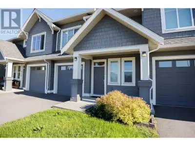 * PREC - Personal Real Estate Corporation. Welcome to this bright and spacious three-bedroom townhou...