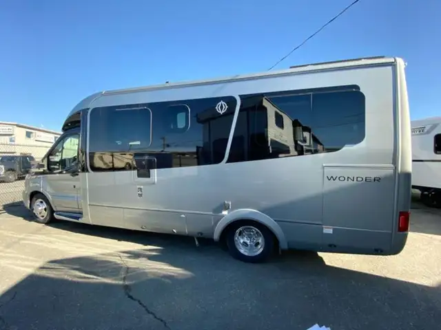 2026 Leisure Travel Wonder 24RTB in RVs & Motorhomes in Bedford - Image 11