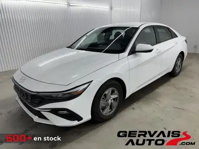 La Hyundai Elantra Essential est une voiture compacte élégante et polyvalente qui offre une expérien...